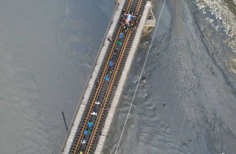 “走，我们回家”——北京丰沙铁路线最后一批滞留旅客转运见闻