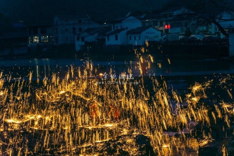 舞龙舞狮打铁花，余姚这里热热闹闹迎新年