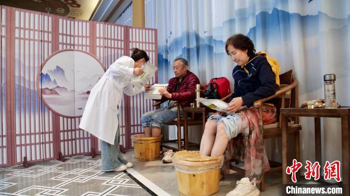 (走进中国乡村)甘肃宕昌发展康养旅游 千年药乡引客来 (走进中国乡村)甘肃宕昌发展康养旅游 千年药乡引客来